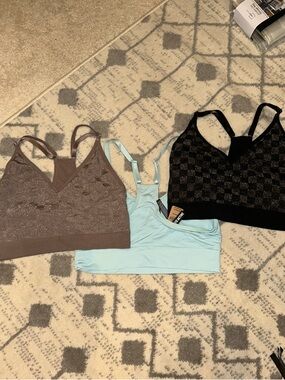 Women’s Seamless sports bra - Black, Brown, Light Blue